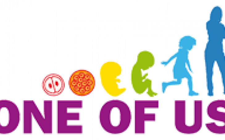 La UCAM recoge firmas para apoyar una iniciativa ciudadana europea en defensa de la vida