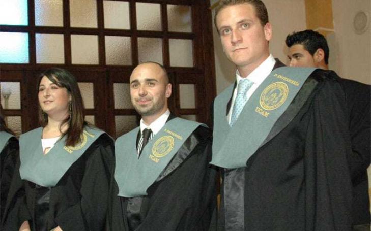 Los nuevos enfermeros de la UCAM reciben sus Becas y Diplomas acreditativos