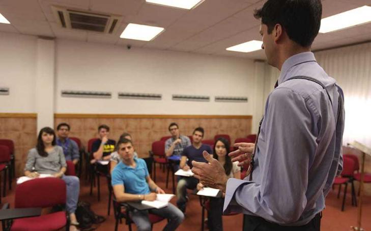 Formarse o actualizarse en materia de asesoría fiscal, una necesidad del profesional