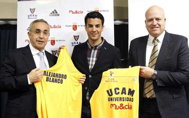 Miguel Ángel López presenta en el COE su nuevo club, el UCAM Murcia