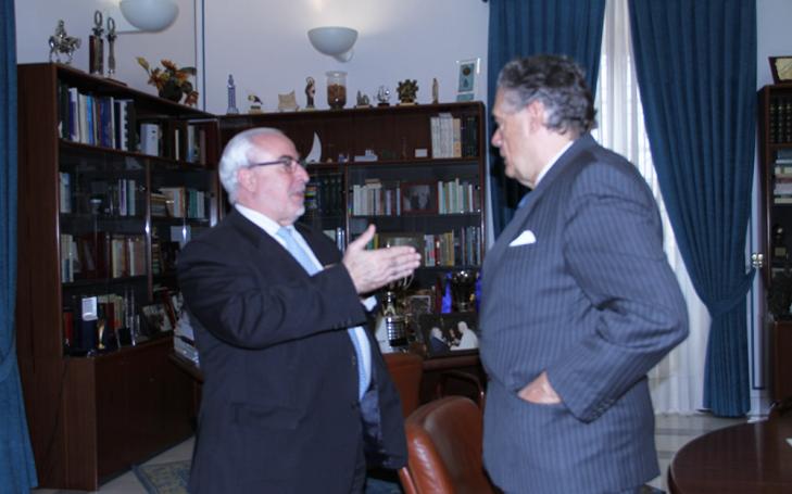 “Los contrapoderes en EEUU han equilibrado las decisiones de Trump”