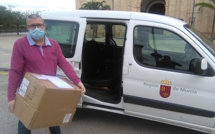 La UCAM dona al Servicio Murciano de Salud 60 termómetros de infrarrojos