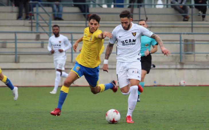Las Palmas Atlético pone fin a la racha del UCAM Murcia CF (2-0)