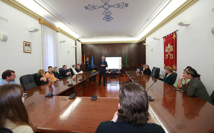 Alumnos de Emca Campus Leobersdorf conocen el Campus de los Jerónimos 