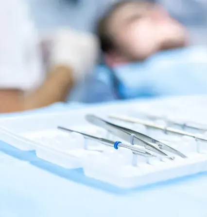 Instrumentos empleados para la atención odontológica en la clinica Dental UCAM.