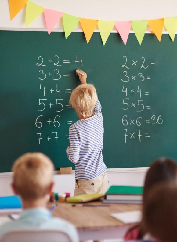 Clase de matemáticas con profesores ucam