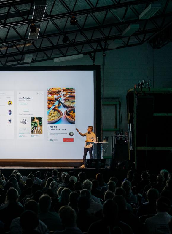 Ponente en un evento