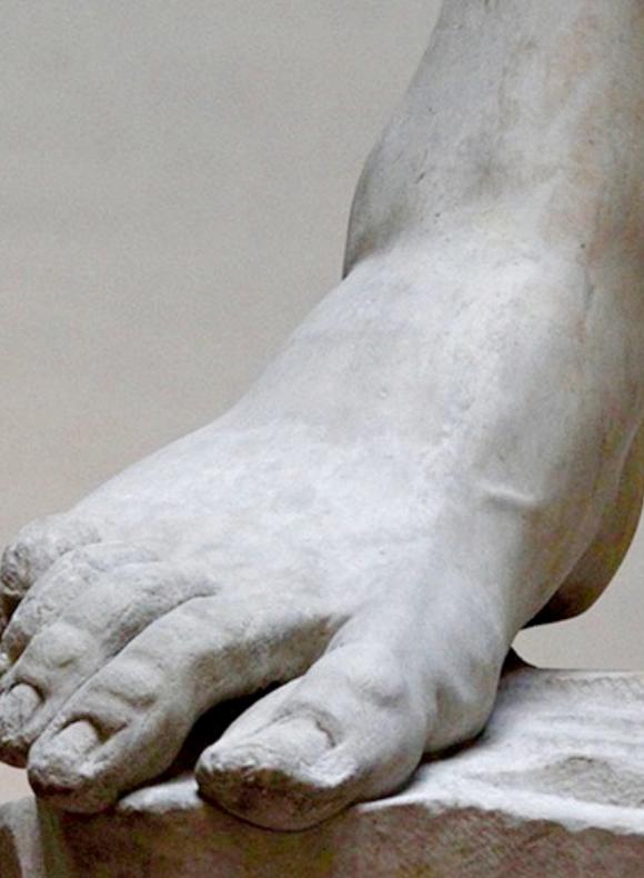Escultura de un pie