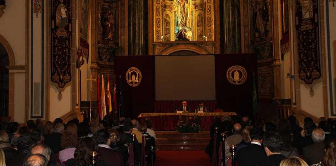 Reunión con los padres de los estudiantes de Medicina