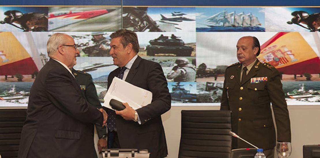 Presentado el Máster Oficial de Derecho Militar en la Dirección General de la Guardia Civil