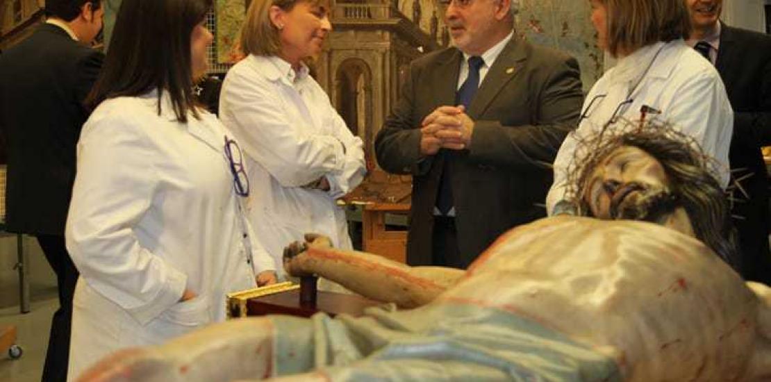 El Cristo de la Salud ya luce tras la restauración financiada por la UCAM