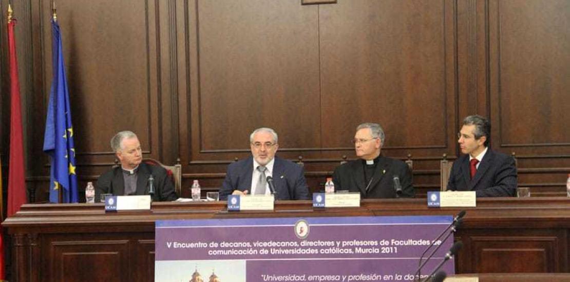 Universidad, empresa y profesión en la docencia de la Comunicación