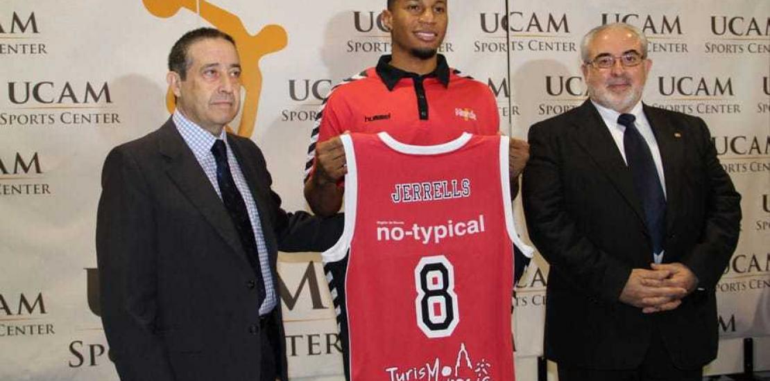 El UCAM Murcia C.B. presenta a su nuevo base