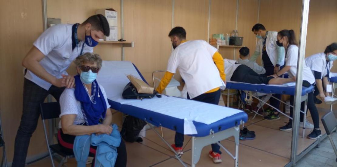 Los alumnos de Fisioterapia realizaron tratamientos descontracturantes