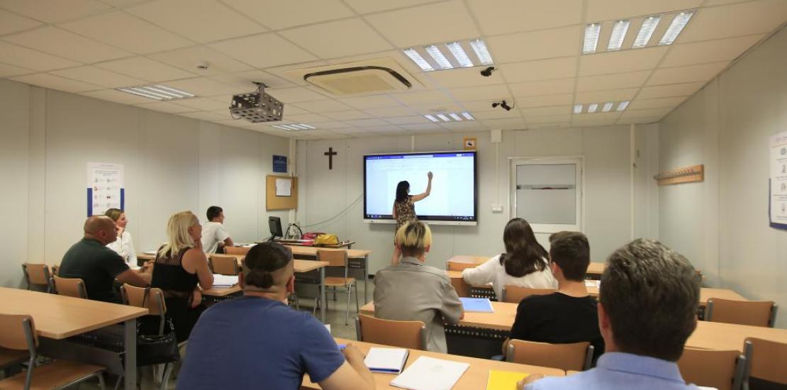  Instante de una de las clases impartidas a los refugiados ucranianos en el Campus de Los Jerónimos.