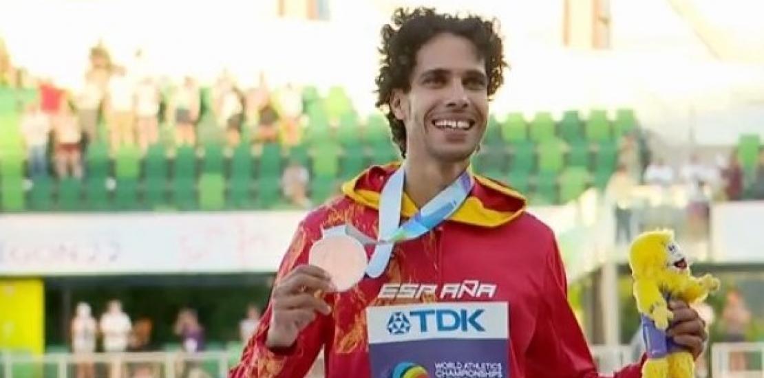 Mohamed Katir, con el bronce logrado en el Campeonato del Mundo
