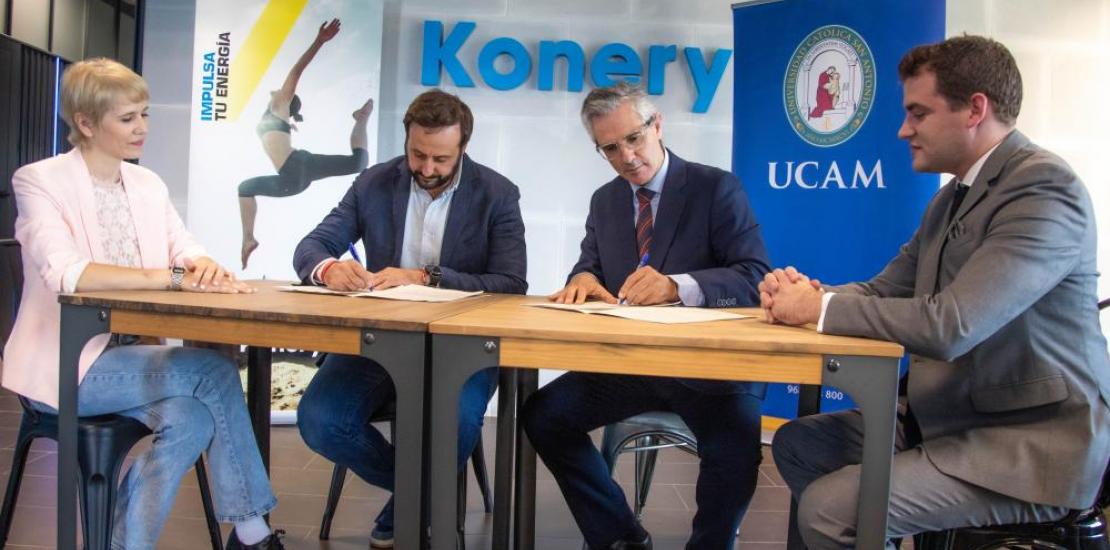 Instante de la firma del acuerdo