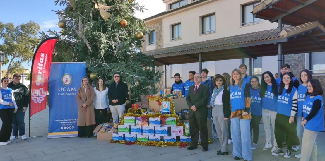 Estudiantes de UCAM Cartagena entregaron alimentos a Caritas
