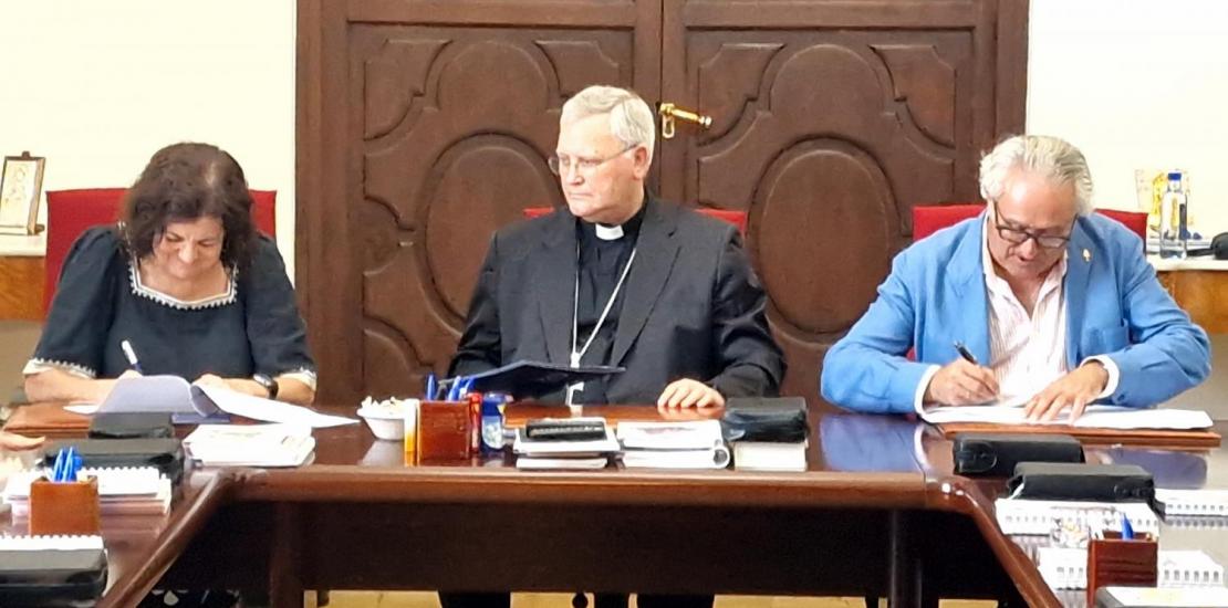 Firma convenio con Jesús Abandonado