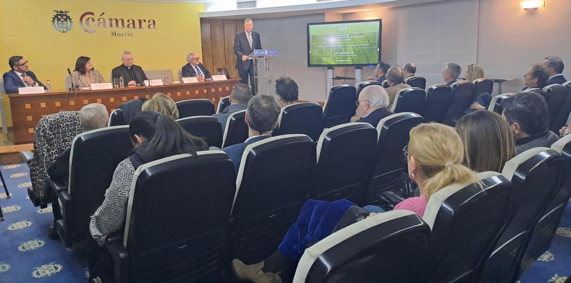 Conferencia en la Cámara de Comercio de Murcia