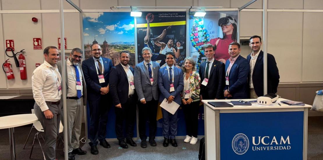Representantes de la UCAM en el evento.