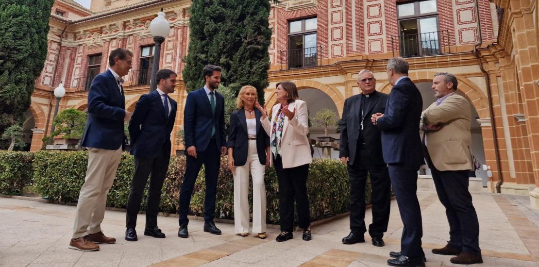 Instante previo a la inauguración del rehabilitado Claustro del Monasterio de Los Jerónimos