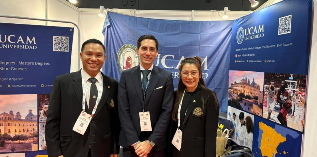 Stand de la UCAM en la feria APAIE en Hong Kong