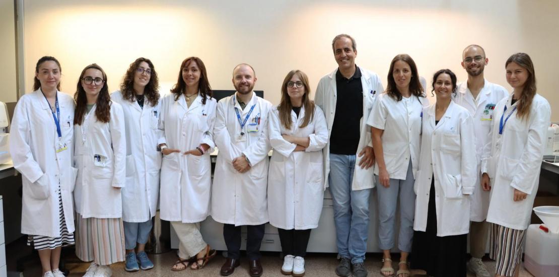 Investigadores de la UCAM, el Hospital General Universitario Santa Lucía y el IMIB en los laboratorios del Hospital General Universitario Santa Lucía.