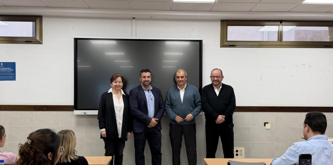 De izquierda a derecha, Elena Díaz, José Luis Mendoza, Juan Antonio Pedreño y Víctor Meseguer, en la presentación del Premio Transfer-ES