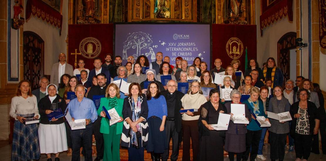 Foto de familia en la clausura de las XXV Jornadas Internacionales de Caridad y Voluntariado