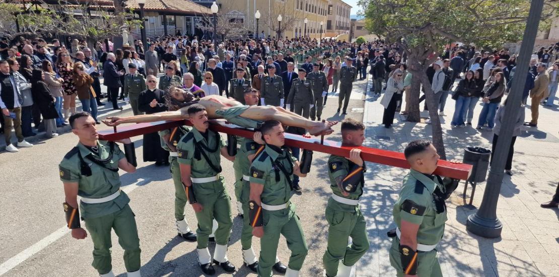 El Cristo Universitario de la Salud conmueve en Los Jerónimos