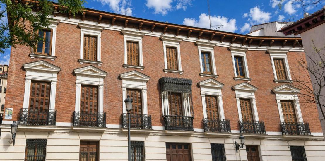 Fachada del Pontificio Instituto JP2 en la Casa de la Familia de Madrid