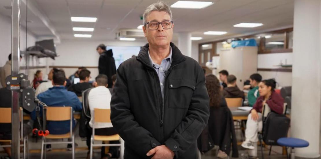 Alfons Mascaró, especialista en Fisioterapia del Deporte, y profesor del Máster en Fisioterapia en el Deporte de la UCAM , sobre los cambios en la fisioterapia, la práctica clínica y la formación de nuevos profesionales