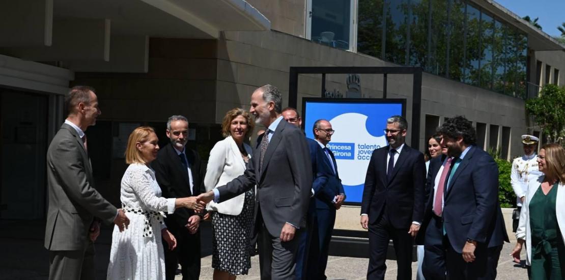 La rectora de la UCAM ha saludado a Su Majestad el Rey, Don Felipe VI, con motivo de la celebración del ‘Princesa de Girona CongressFest’