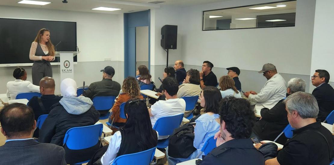 Delegados internacionales en un aula del Campus de Madrid.