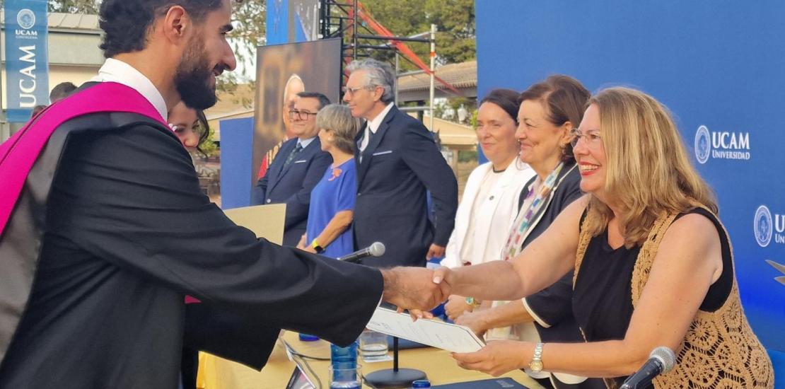 Graduación, Internacional, Promoción