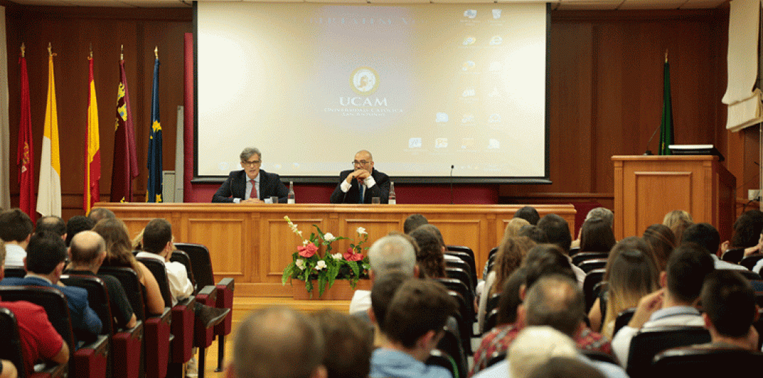 Martínez Moya, miembro del Consejo General del Poder Judicial, abre el curso de Derecho de la UCAM
