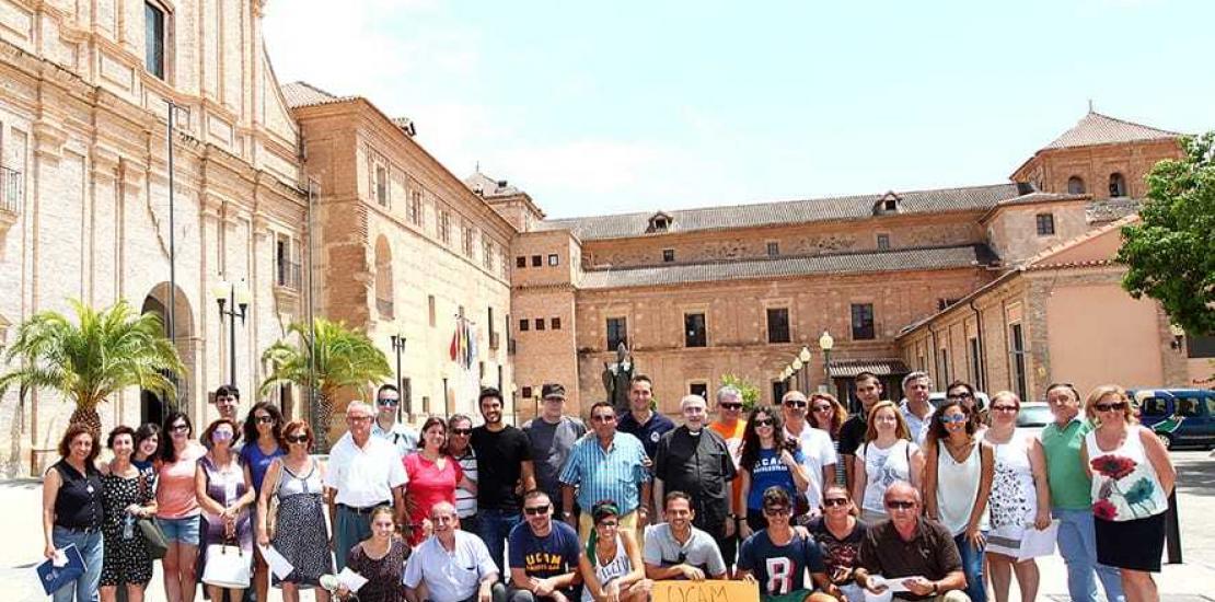 Cerca de una veintena de voluntarios de la UCAM parten a Perú