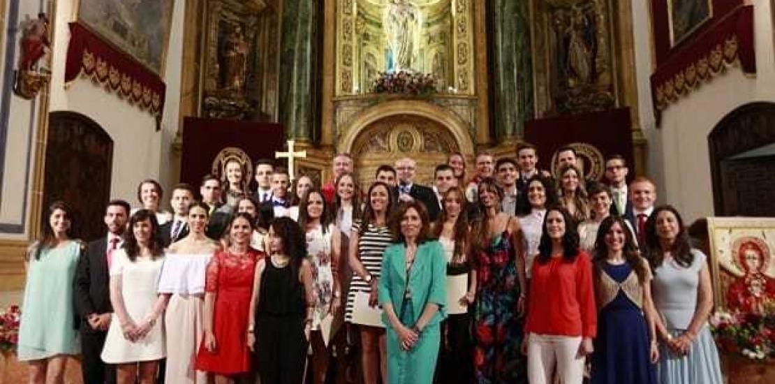 Un grupo numeroso de estudiantes de la UCAM reciben el Sacramento de la Confirmación