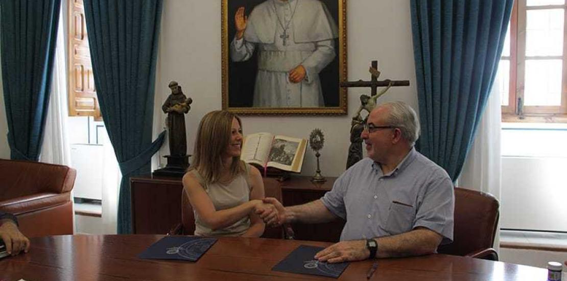 La UCAM y Emisiones 00 firman un convenio para fomentar el uso de motocicletas eléctricas