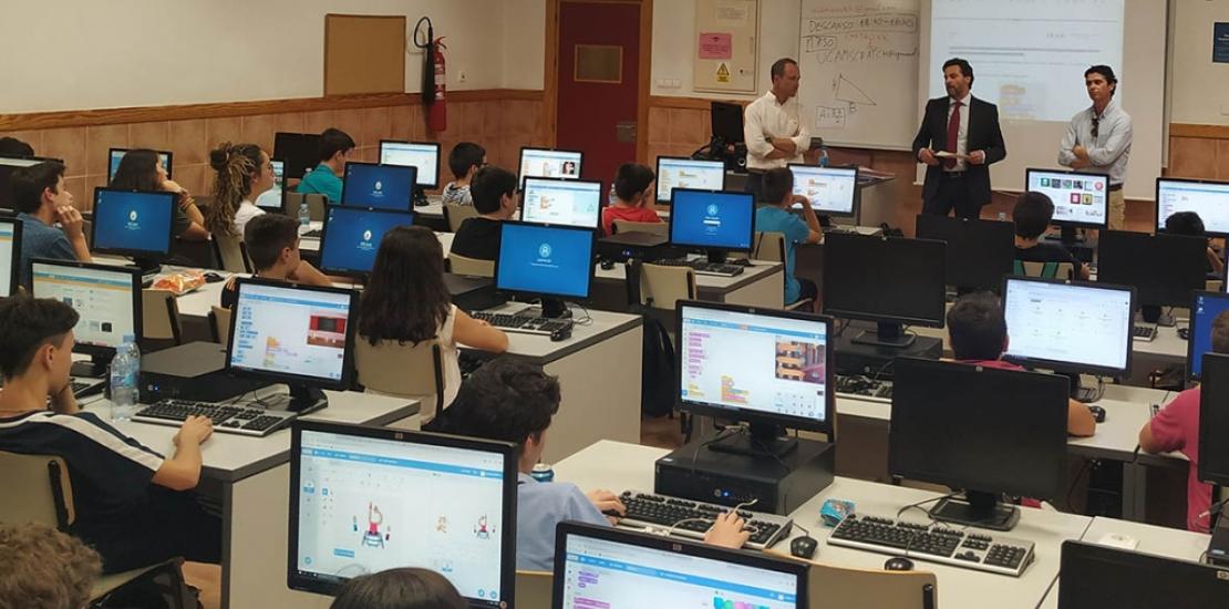 La UCAM y Telefónica forman a los futuros programadores e ingenieros