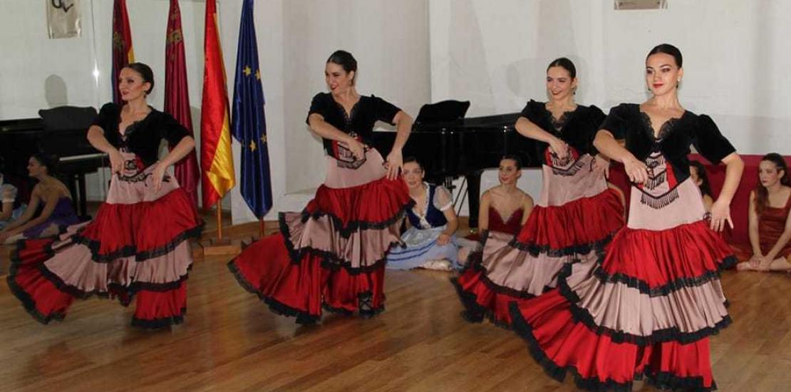 Educación y la UCAM colaboran para prevenir lesiones y mejorar la dieta de los alumnos del Conservatorio Profesional de Danza
