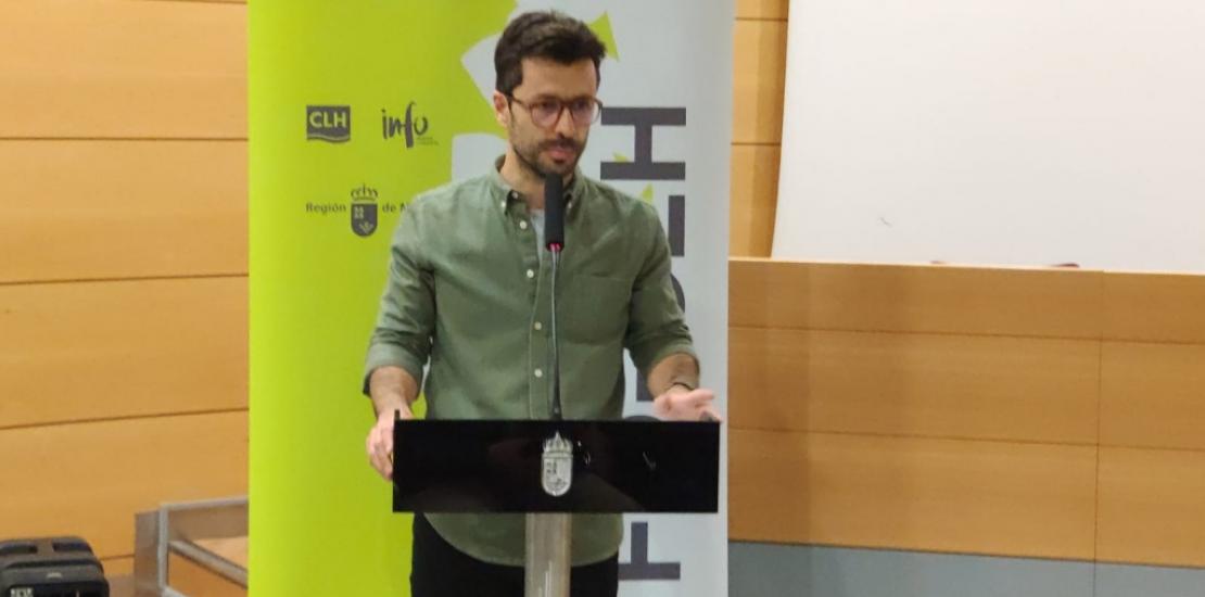 Diego Amores, premio emprendedor del año de la Región, por su proyecto para transformar materia orgánica usando insectos