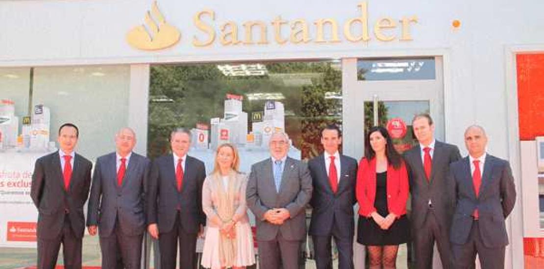 El Campus de la UCAM acoge una sucursal de Banco Santander