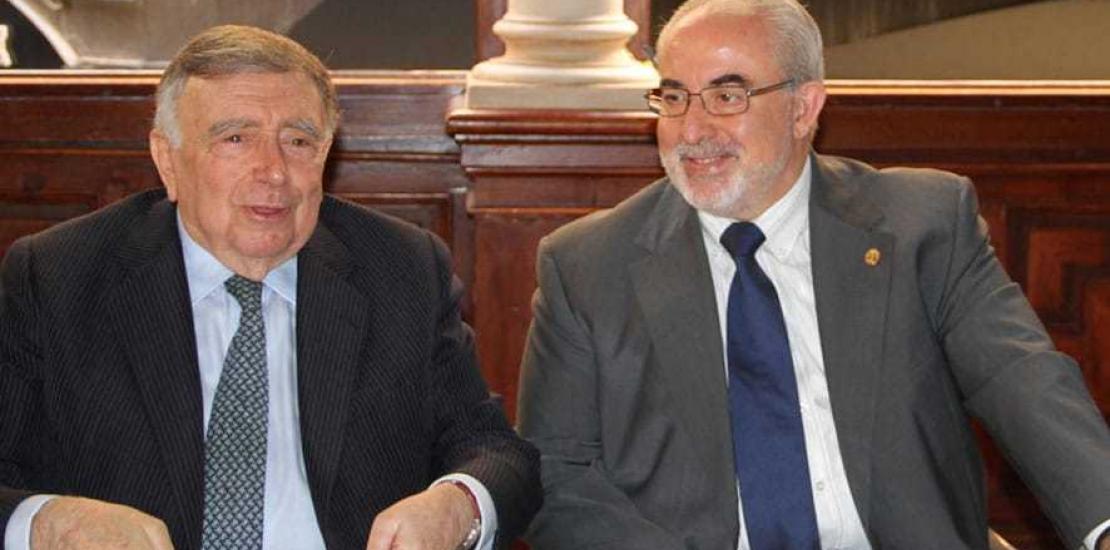 José Luis Mendoza acompaña a Luis María Anson en el Foro Nueva Murcia