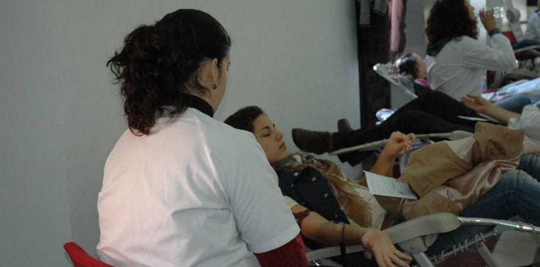 Estudiantes y personal de la UCAM donan sangre