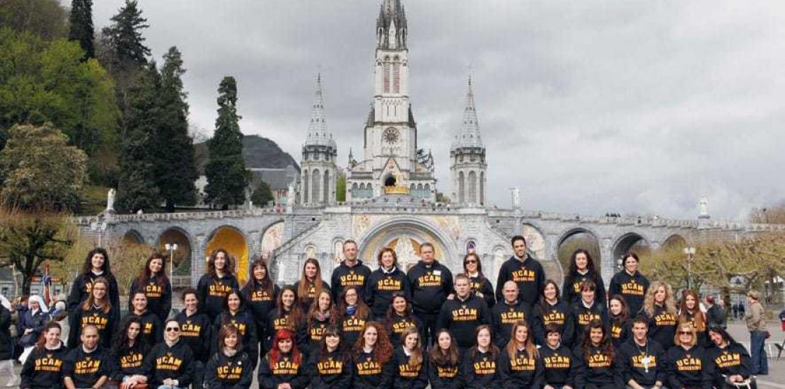 Estudiantes y personal de la UCAM peregrinan a Lourdes