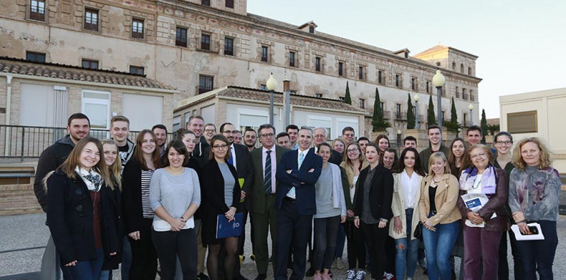 Una treintena de profesionales de empresas líderes alemanas se forman en la UCAM