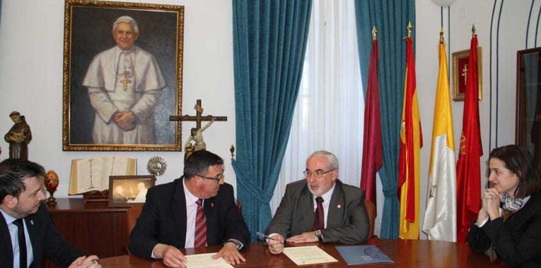 Los estudiantes de la UCAM podrán hacer prácticas en el Paso Blanco