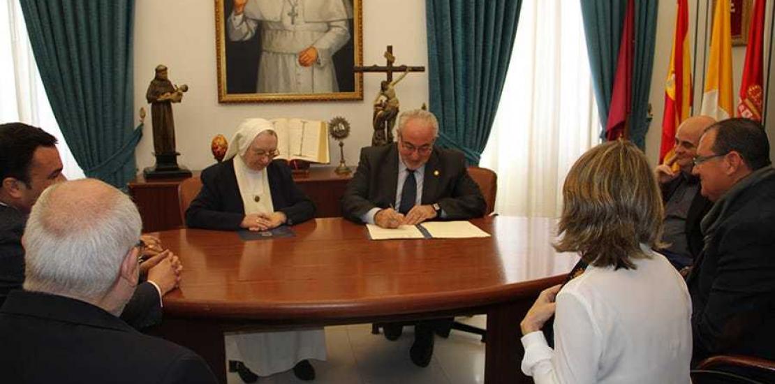 Crean una Cátedra de atención socio-sanitaria a personas mayores dependientes